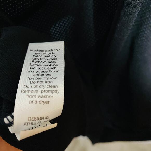 Athleta Energize Mesh Layer Tank Built In Bra Criss Cross Back Strap Black Sz S* - Picture 11 of 13